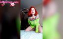 Katty Grray: Ateşli kızıl saçlı göt tıkacı emiyor - yumuşak erotik