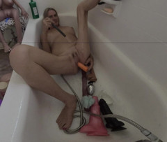 Lizzy Yum VR: Lizzy Yum VR 2025 Edging melebar