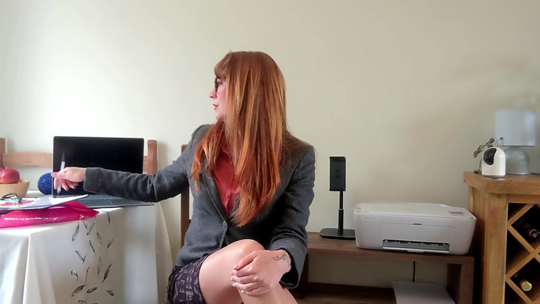 Lily kink: Поганий бос: анальна пробка і сквірт через мої нейлон