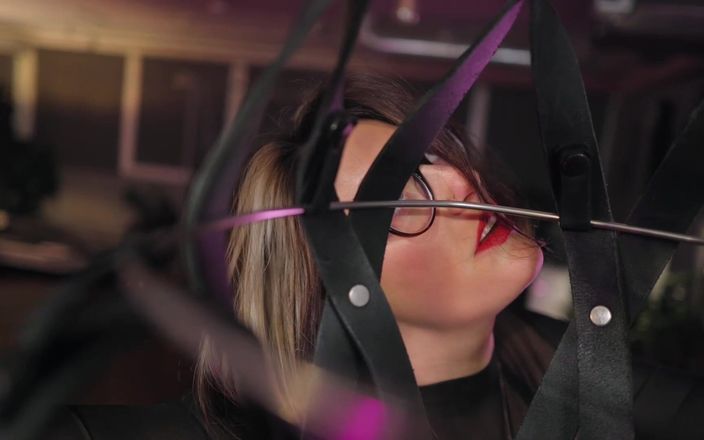 Countess diamond: Leren bondagebandkooi - totale gewichtloze opsluiting