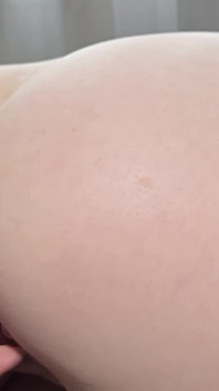 找到了一个玻璃玩具，让我们看看我可以用它操自己有多深