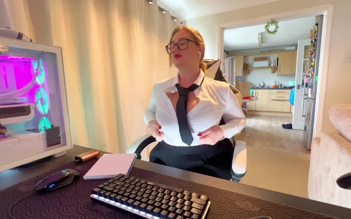 JessieHH: Secretary Fucks Herself on Cam to Her Boss
