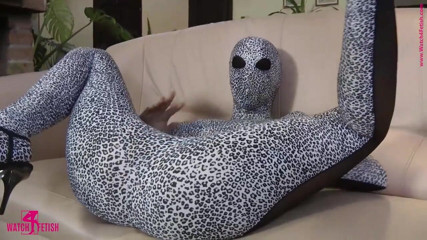 ZentaiDolls: Gran tira en un catsuit zentai