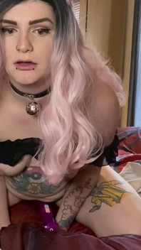 Waifu, anime fille-chat, s’enfile un nouveau gode