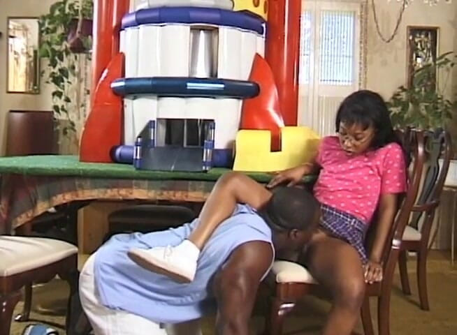 Black Jass: Une pute noire se fait enculer avant que une grosse...
