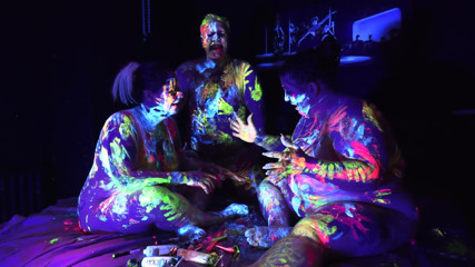 MattyFacial: Cheyenne, Hannah and Matty have some UV fun