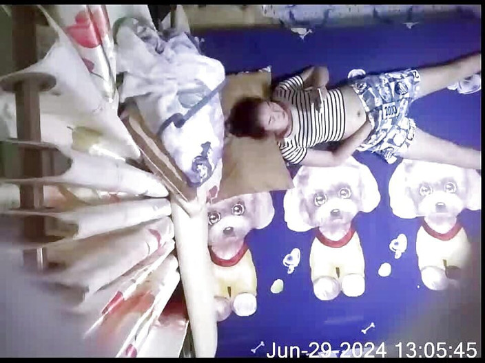 skyunited007: Mira la cámara de la computadora portátil para ver lo...