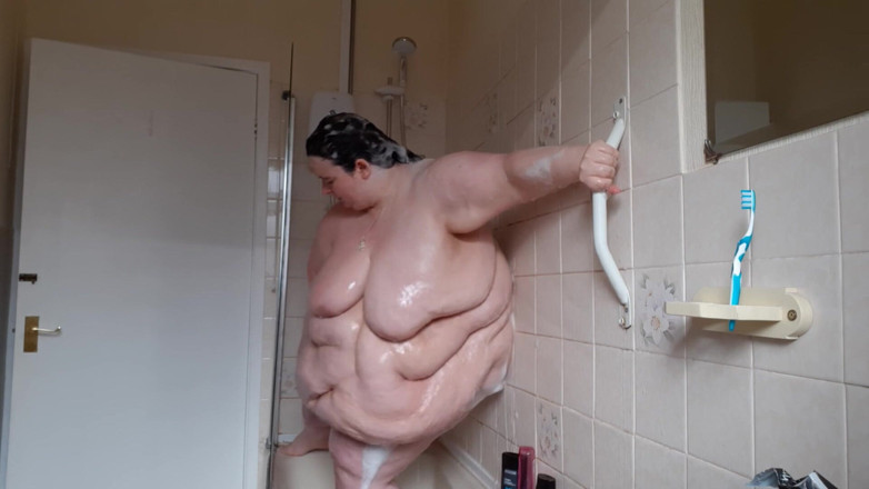 SSBBWLadyBrads: SSBBW Lady Brads shower &amp; belly jiggles