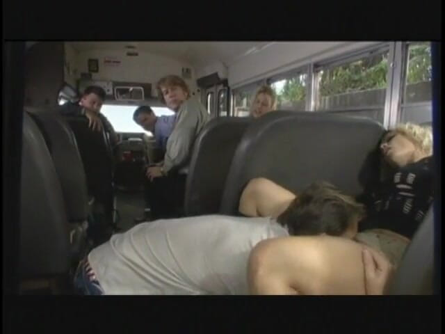 Super Babes: ジューシーなお尻を持つセクシーな金髪はディックを吸うし、きっされます