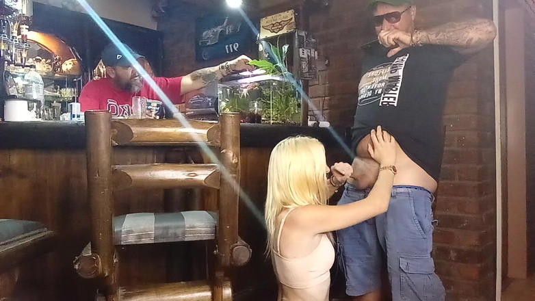 18blondteen: Üvey babamın yarağını amıma boşalmadan önce emiyor