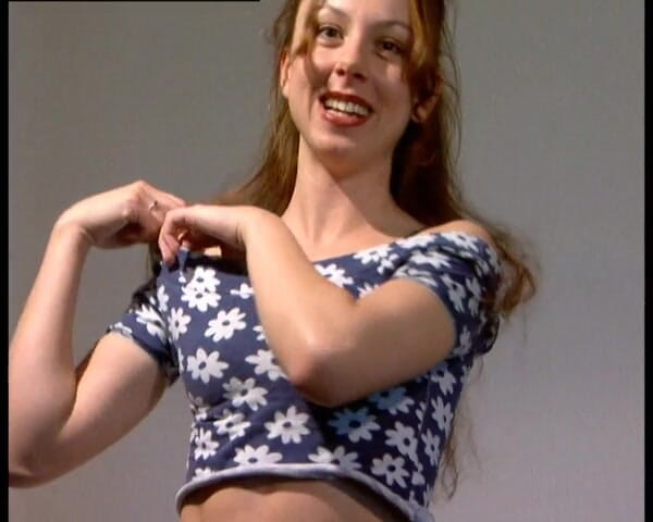 YOUR FIRST PORN: Zrzka Nadja chce orgasmus