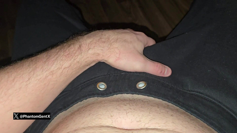 PhantomGentX: Un ragazzo caldo con un bel cazzo non vede l'ora...
