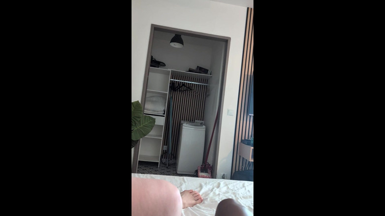 Paris Jango: Une Jolie BBW S'amuse Avec Une Grosse Bite Black