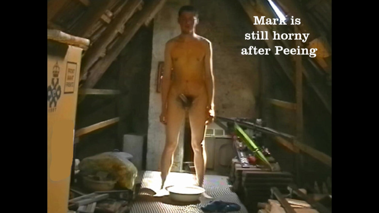 Mark Hannes: Kencing dengan celana dalam biru