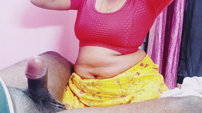 Telugu honey lips: Adik tiri India menikmati batang abang tiri. Blowjob dan kongkek...