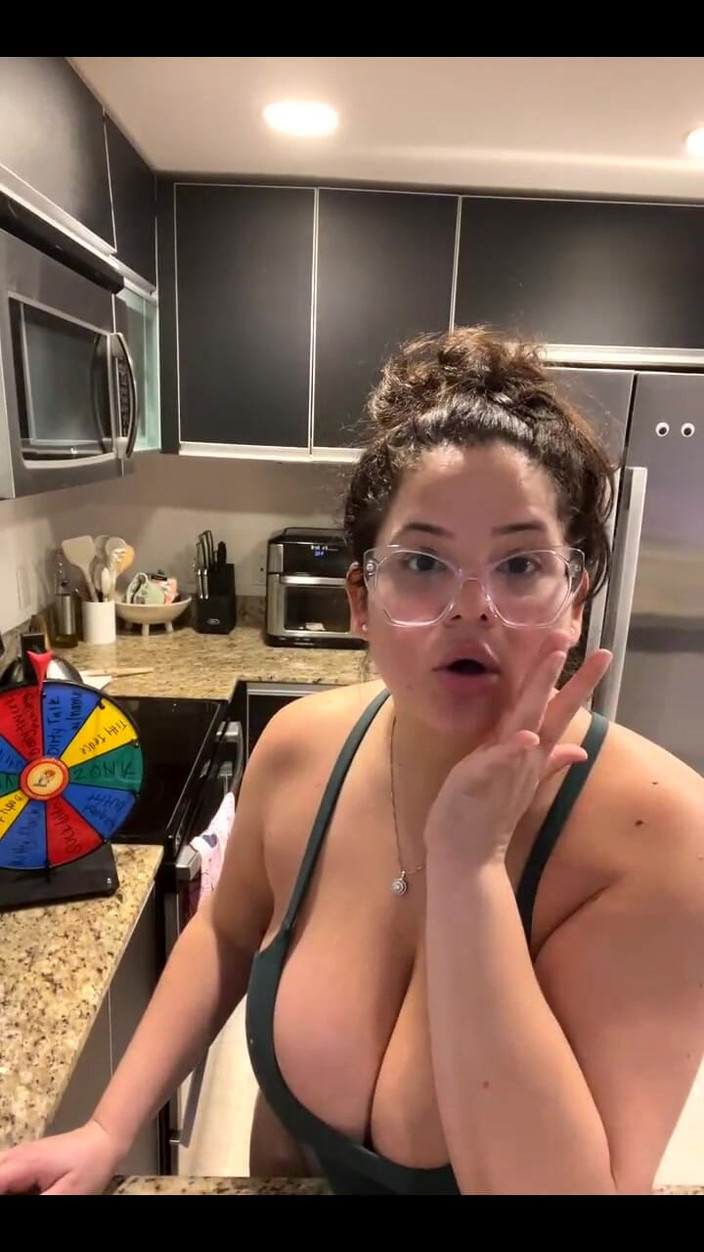 Dani Valentina: Tour de la roue