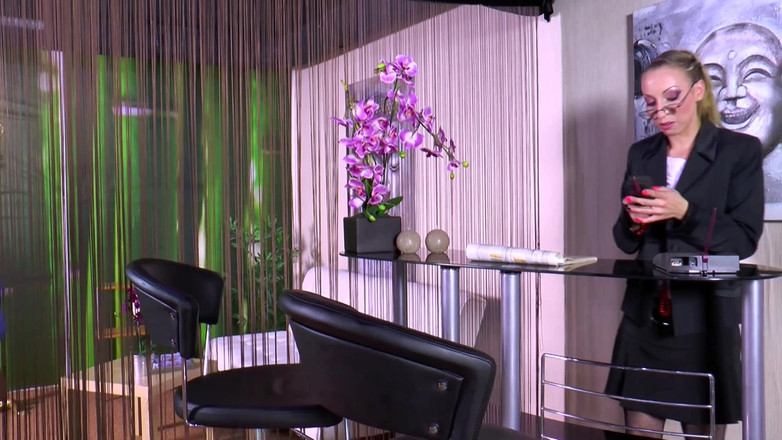 German Full Movies: Biuro MILF Uwodzi Do Akcji Wild DP