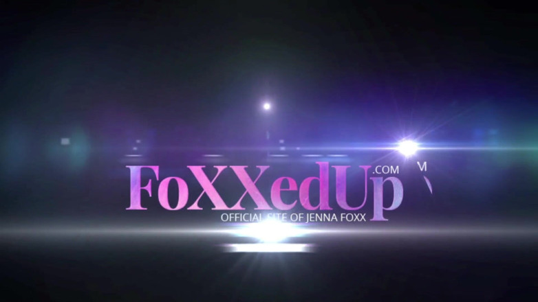 Jenna Foxx: Jenna Foxx squirting contest with Naomi Woods!