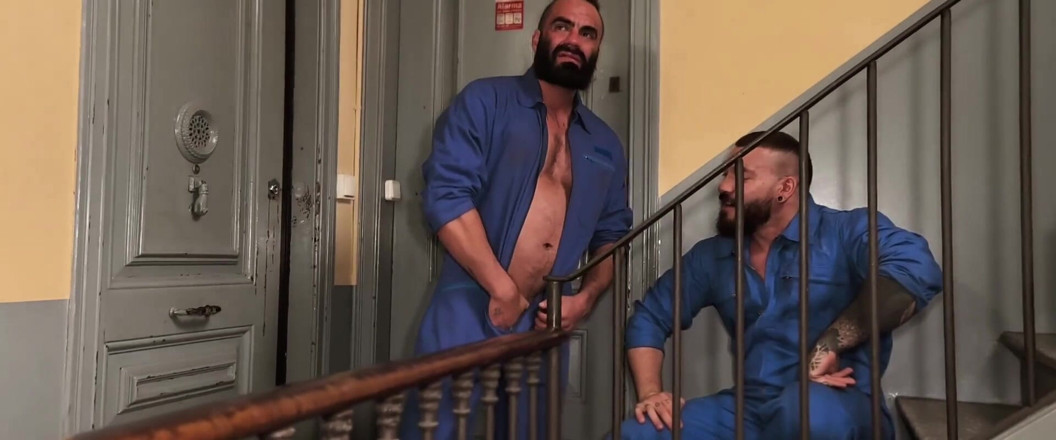 The Bearded Master: Ouvriers puants. Un fromager musclé en sueur pue le fétiche...