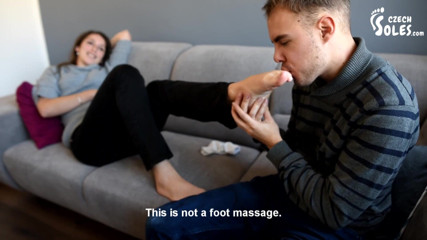 Czech Soles - foot fetish content: Dej mi nohy, nebo tě lechtám!