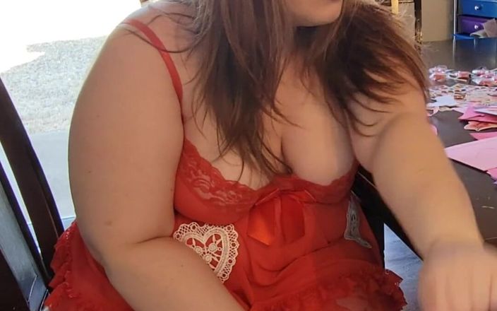 KinkyKatie: ¡Estoy tan emocionada de celebrar el día de San Valentín...