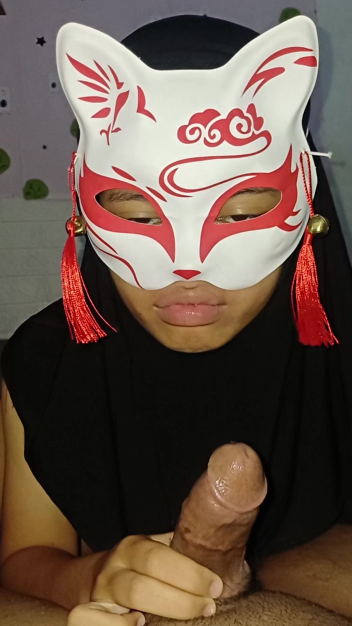 Theresia Nirvana: हिजाब लड़की का आकर्षण