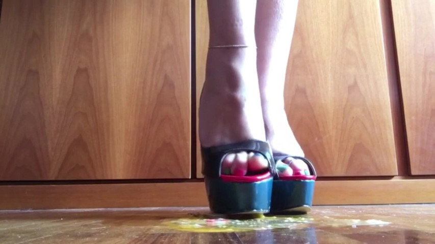 Sexy High Heels Crushing Egg (Niki studio)