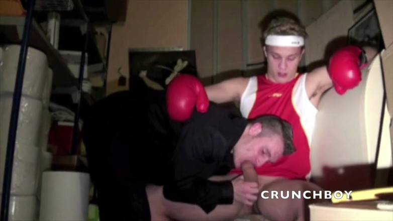 FRENCH AMATORS SEXTAPES: Twink fucked y xxl cock of the boxer Kameron frost