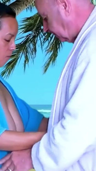 Hete verrassing op het strand met Garabas en Olpr