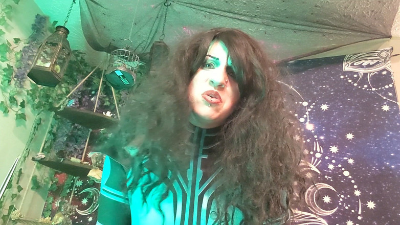 Geeky Femdom: ヘラがキャプテン・アメリカを破壊
