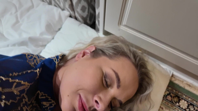 Amateur Homemade Porn: Seks buatan sendiri dengan ibu tiri comel dan bertetek besar...