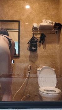 Zeerż na Tranny Athe Shower