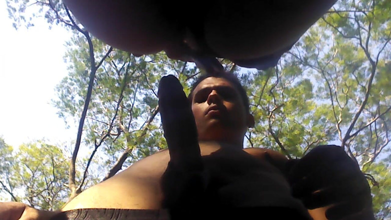 Femboy from Colombia: Nel fiume con la mia vicina