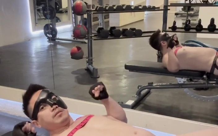 barenakedboy: Sega sulla panchina della palestra