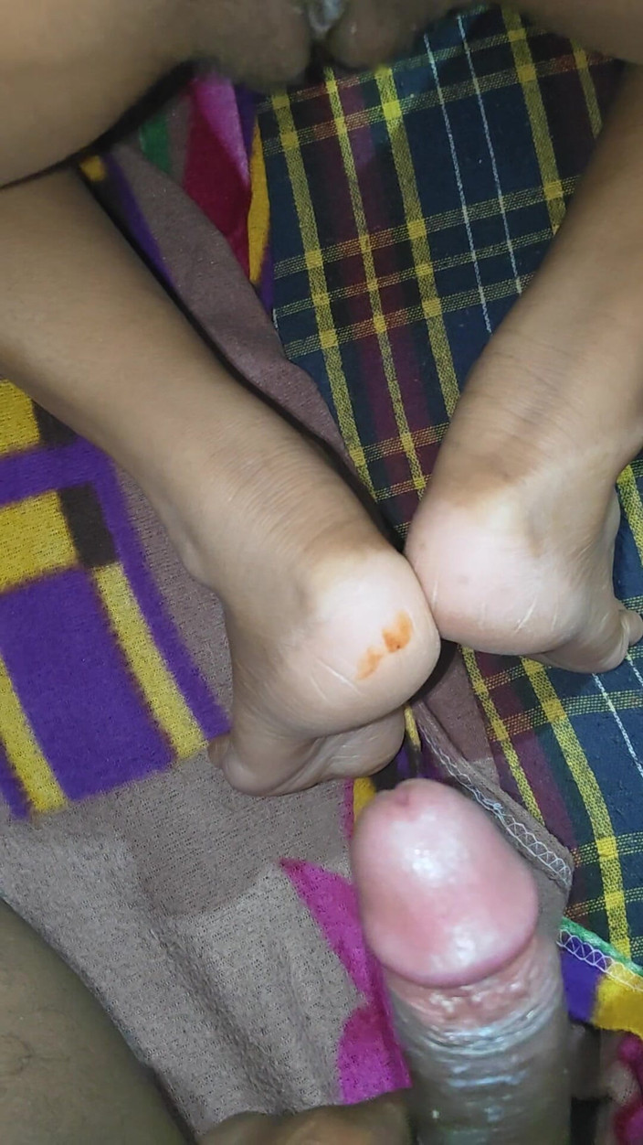 Riya babe: Aksi hardcore gadis india yang lagi asik muncrat di dalam...