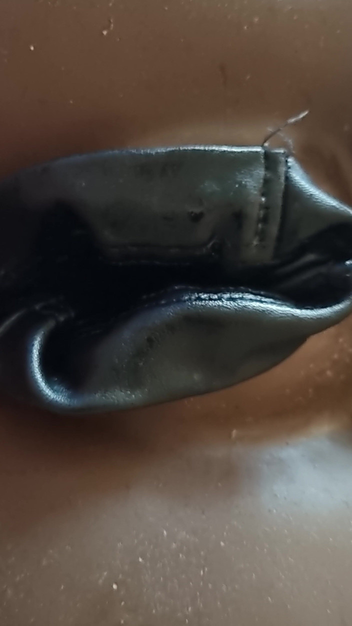 Naxy: Kožená kundička Cumming