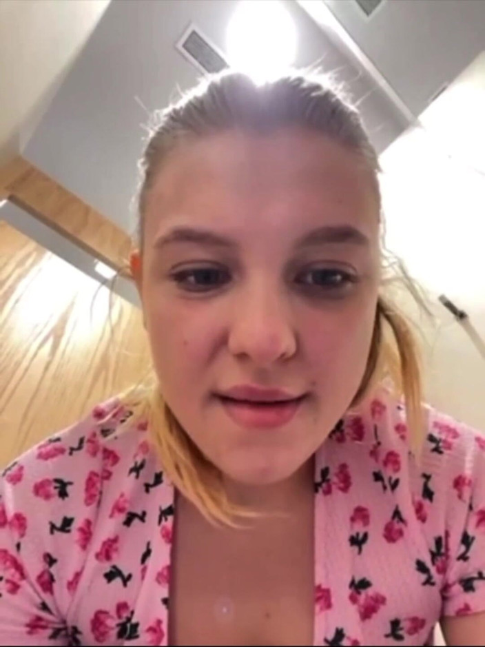 JuiceLussie: Masturbieren in der Public Mall