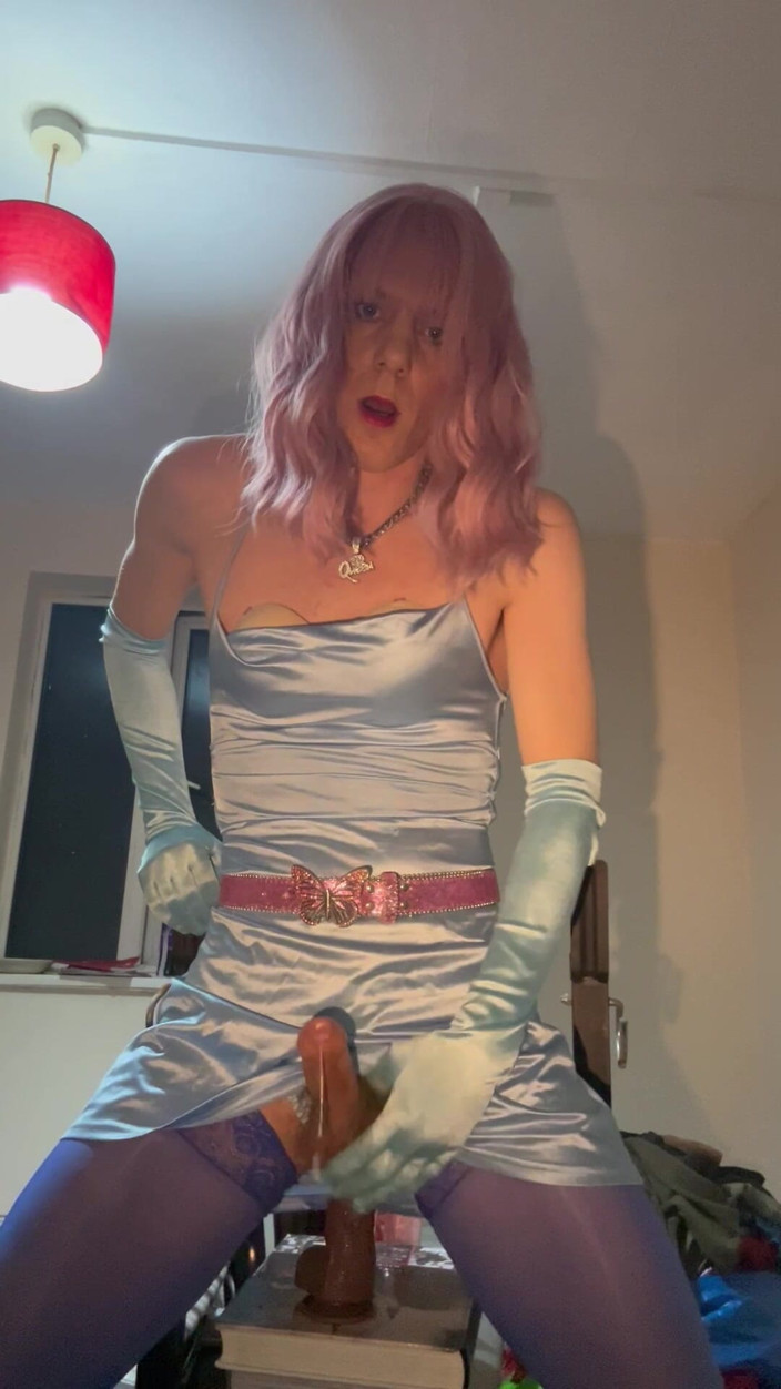 Jessica silk: Jess Silk Rides Her Dildo