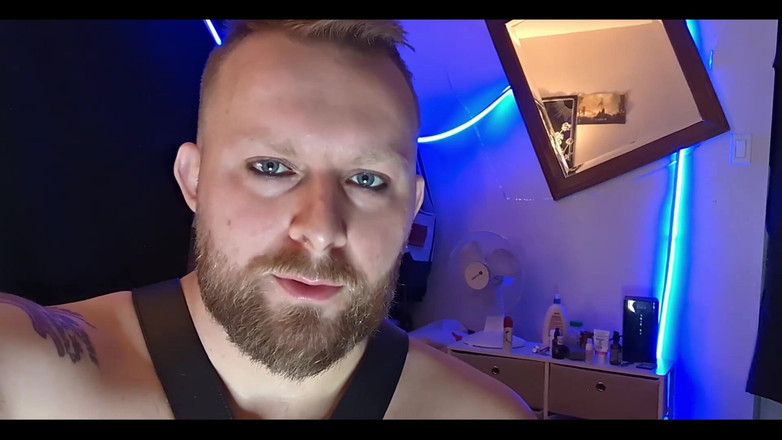 WolfgangWhite: POV: Sissy wird eine riesige ladung sperma schlucken lassen