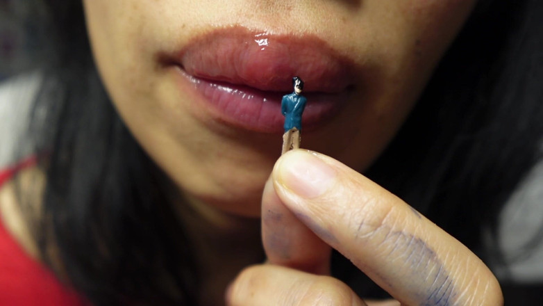 Asmr_mouth: Obryně tě ráda líže a kouří do všech