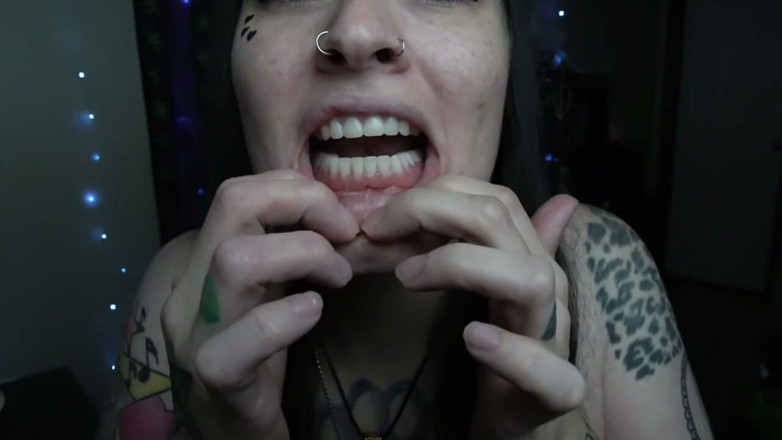 GothBunny6669: GothBunny'nin ağız turu