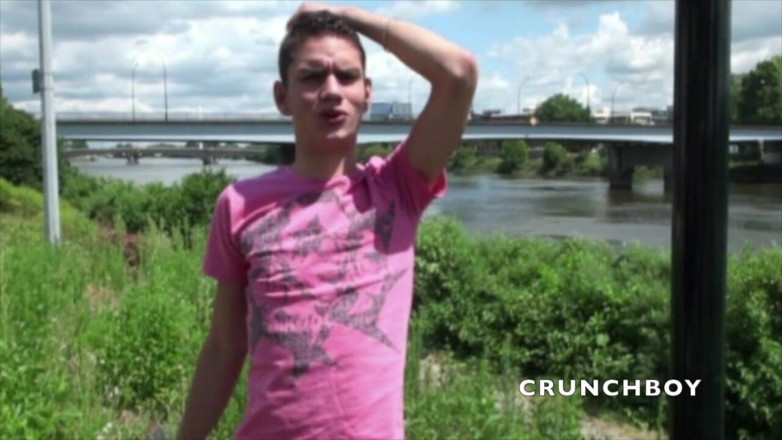 Crunch Boy: French tink fucked by straight discret in the car in...
