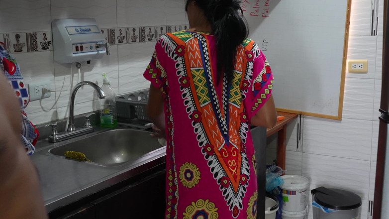 Amateurxxx: Tôi quyến rũ chị kế hứng tình của tôi trong...