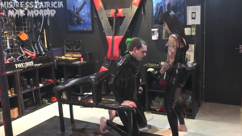 KinkyFemdomTV: Tambatan dan fisting ft Miss Patricia Maz Morbid