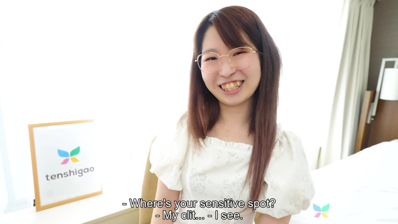 Tenshigao: Nhân viên văn phòng Miss Momoko Azuma trong video người...