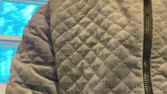 sweethanajapanese: Moring'de küçük amcık kıllı işiyor