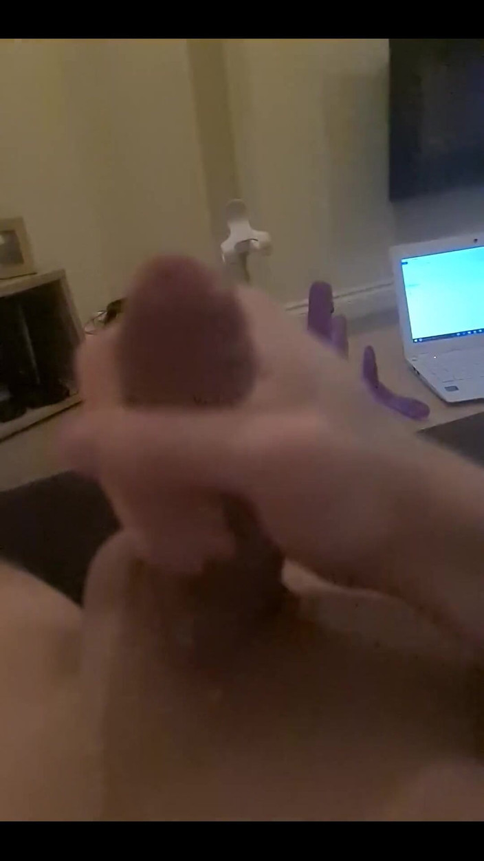 Englishtom20vip: – So so much cum you want me to fill...