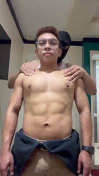 All set - Pojďme začít šukání! Asia Twink je nadržená v hotelu