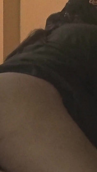 Cheating Wife Has Sex with Gardner When Husband Is Not in Home