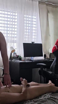 Mon voisin marié me demande de le baiser (6. Visite)